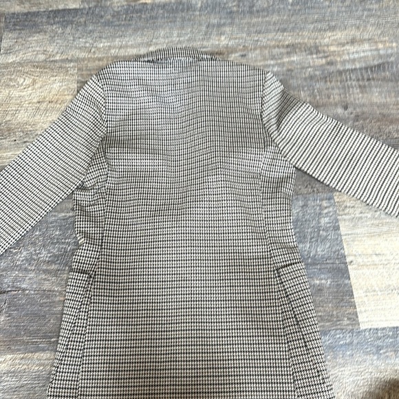 Women’s Size 0 Blazer - Picture 4 of 4